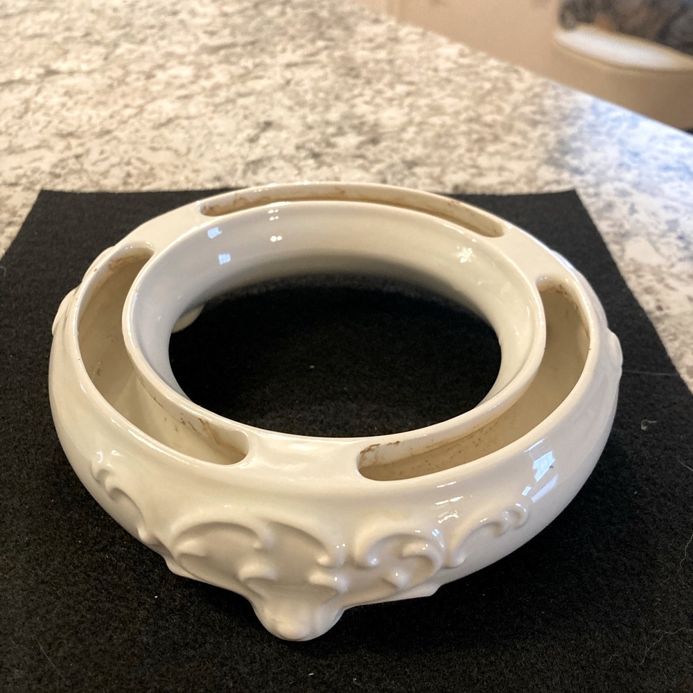 Goebel F'ower Ring Frog Vase